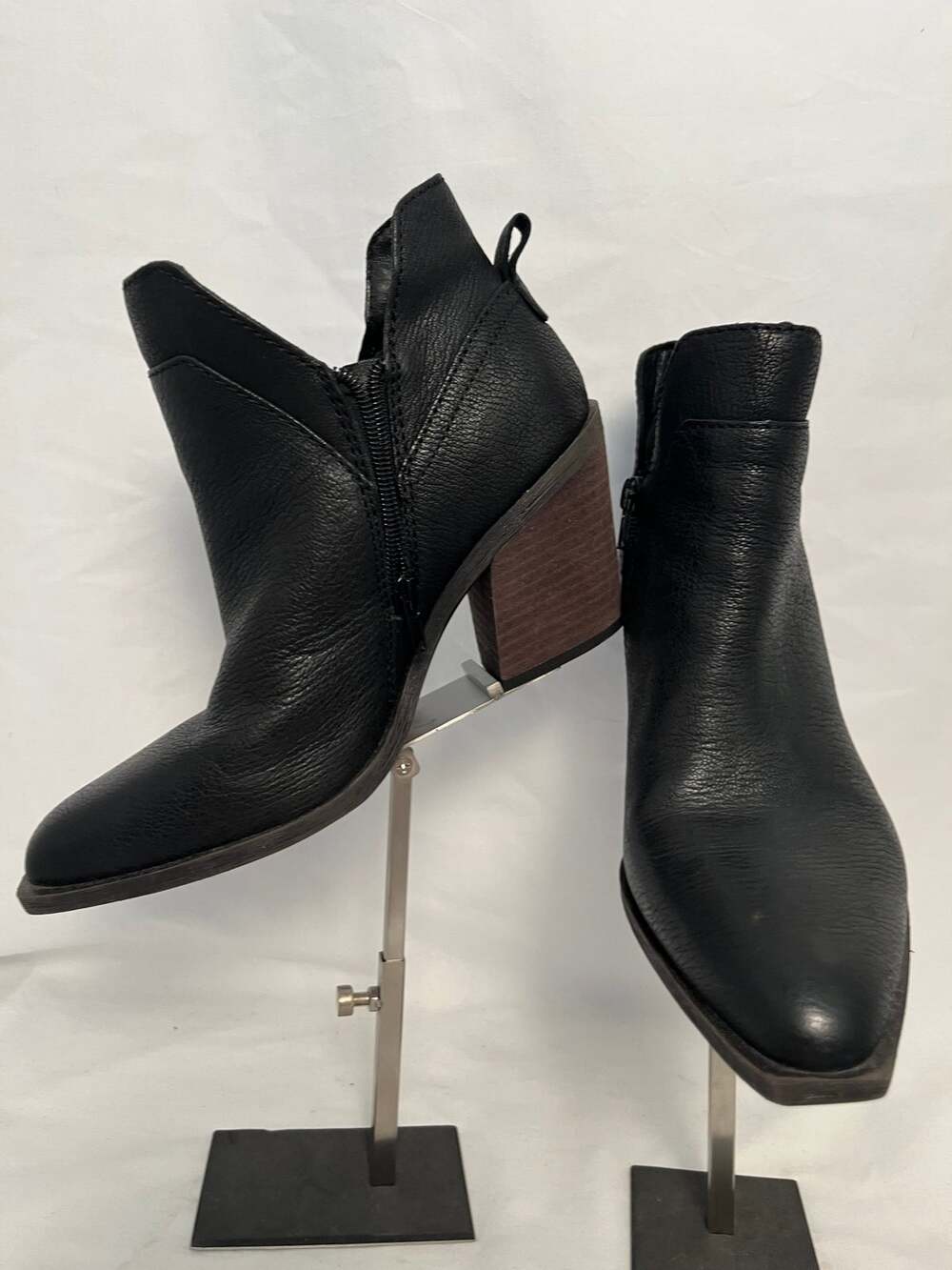 Crown Vintage Black Leather Ankle Boots – Women's Size 7.5